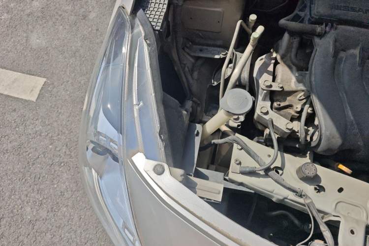 Used Nissan Sunny 2015 1.5XE CVT Elite Edition Engine Bay Right