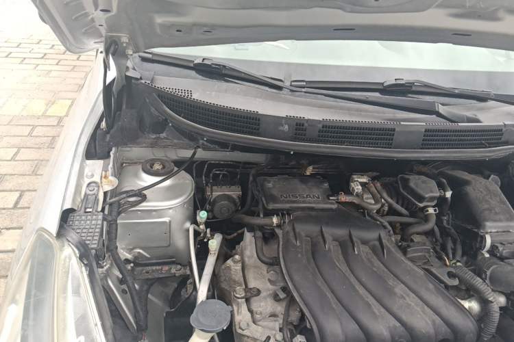 Used Nissan Sunny 2015 1.5XE CVT Comfort Edition Engine Bay Right