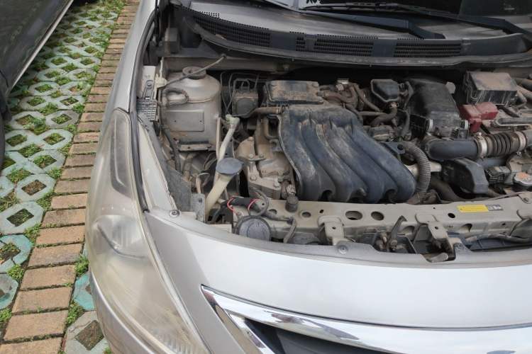 Used Nissan Sunny 2015 1.5XE CVT Master Edition Engine Bay Right