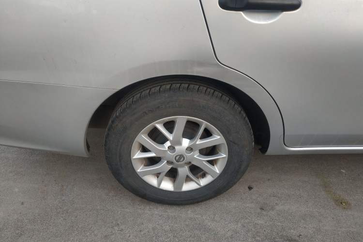 Used Nissan Sunny 2015 1.5XE Manual Comfort Edition Exterior 5