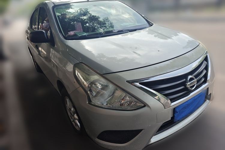 Used Nissan Sunny 2015 1.5XE Manual Elite Edition Front Right 45 Deg