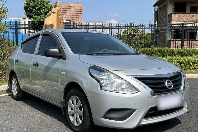 Used Nissan Sunny 2015 1.5XE CVT Comfort Edition Front Right 45 Deg