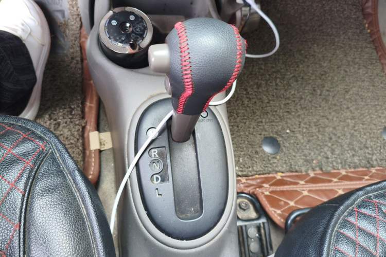 Used Nissan Sunny 2015 1.5XE CVT Comfort Edition Gear Lever