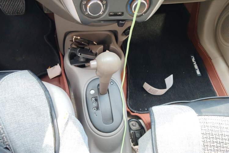 Used Nissan Sunny 2015 1.5XE CVT Master Edition Gear Lever