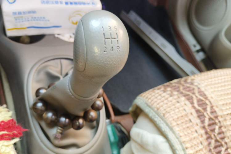Used Nissan Sunny 2015 1.5XE Manual Comfort Edition Gear Lever