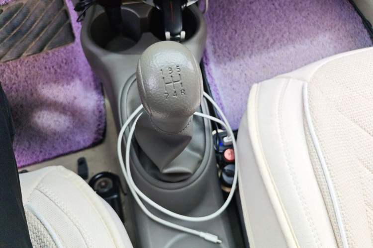 Used Nissan Sunny 2015 1.5XE Manual Comfort Edition Gear Lever