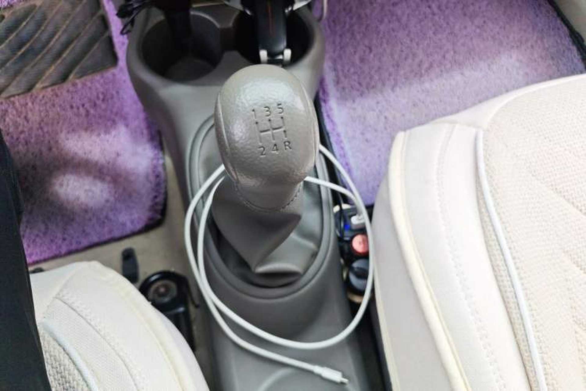Used Nissan Sunny 2015 1.5XE Manual Comfort Edition Gear Lever