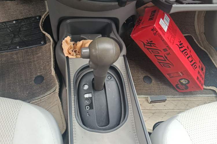 Used Nissan Sunny 2015 1.5XE CVT Comfort Edition Gear Lever