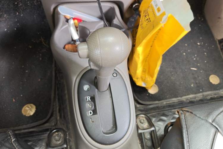 Used Nissan Sunny 2015 1.5XE CVT Master Edition Gear Lever