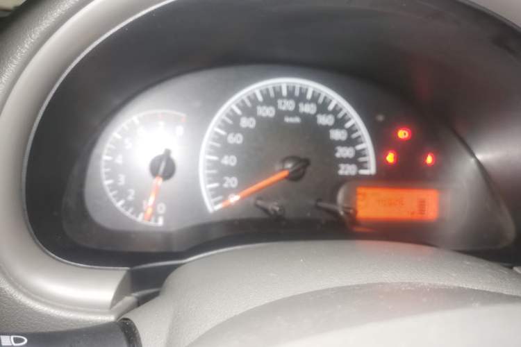 Used Nissan Sunny 2015 1.5XE CVT Master Edition Instrument Cluster