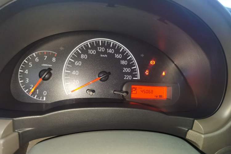 Used Nissan Sunny 2015 1.5XE CVT Comfort Edition Instrument Cluster