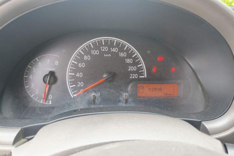 Used Nissan Sunny 2015 1.5XE CVT Comfort Edition Instrument Cluster