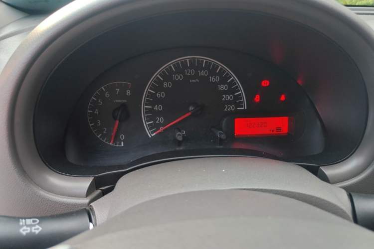 Used Nissan Sunny 2015 1.5XE Manual Comfort Edition Instrument Cluster