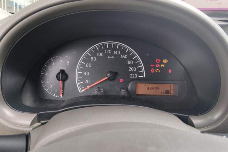Used Nissan Sunny 2015 1.5XE Manual Comfort Edition Instrument Cluster