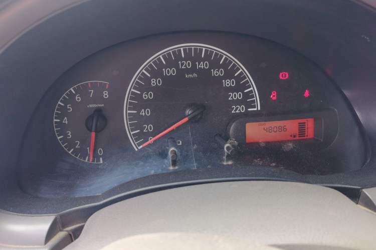 Used Nissan Sunny 2015 1.5XE Manual Comfort Edition Instrument Cluster