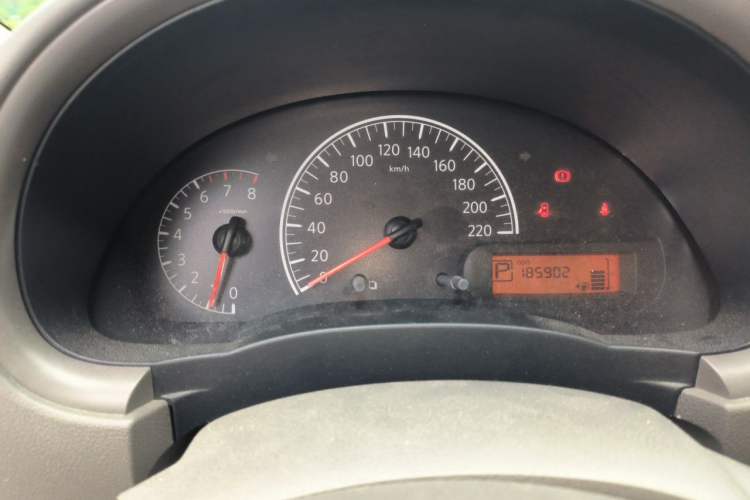 Used Nissan Sunny 2015 1.5XE CVT Master Edition Instrument Cluster