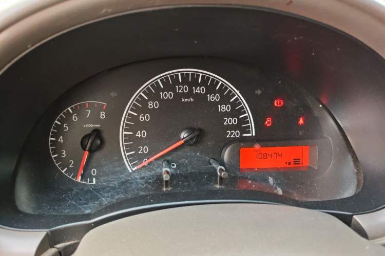 Used Nissan Sunny 2015 1.5XE Manual Comfort Edition Instrument Cluster