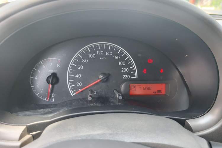 Used Nissan Sunny 2015 1.5XE CVT Comfort Edition Instrument Cluster