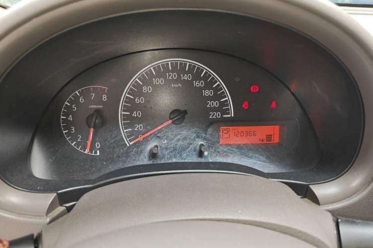 Used Nissan Sunny 2015 1.5XE CVT Master Edition Instrument Cluster