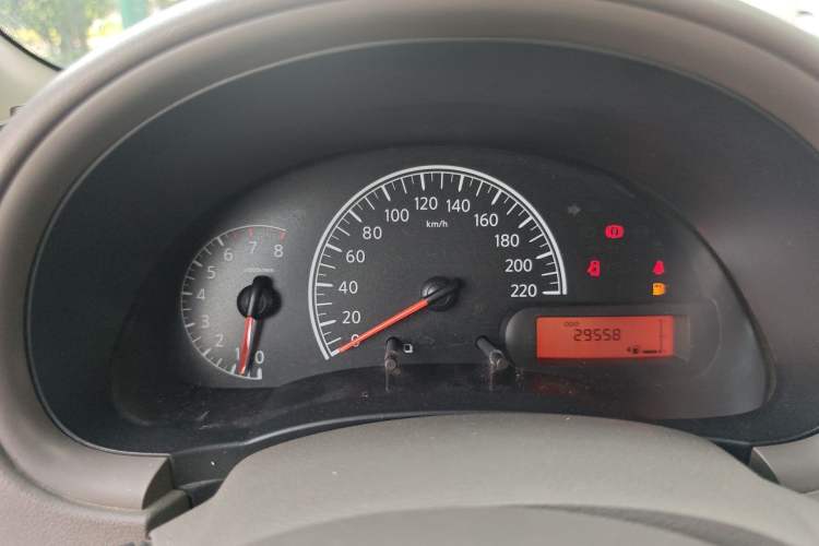 Used Nissan Sunny 2015 1.5XE Manual Comfort Edition Instrument Cluster
