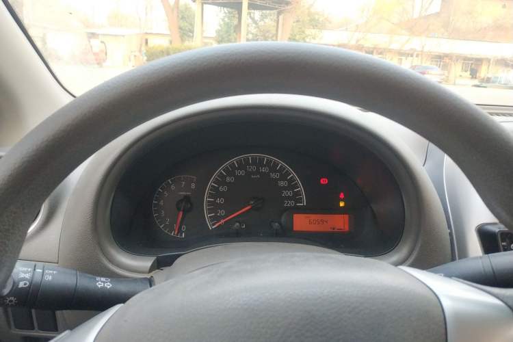 Used Nissan Sunny 2015 1.5XE Manual Comfort Edition Instrument Cluster