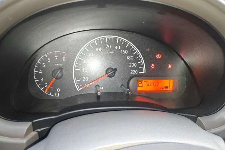 Used Nissan Sunny 2015 1.5XE CVT Comfort Edition Instrument Cluster