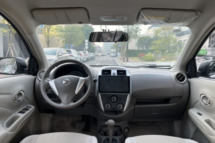 Used Nissan Sunny 2015 1.5XE CVT Comfort Edition Interior 2