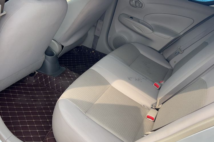 Used Nissan Sunny 2015 1.5XE Manual Elite Edition Interior 3