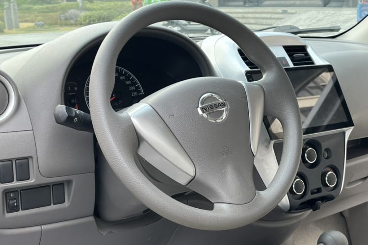 Used Nissan Sunny 2015 1.5XE CVT Comfort Edition Interior 3