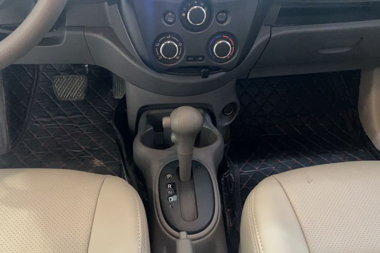 Used Nissan Sunny 2015 1.5XE CVT Master Edition Interior 4