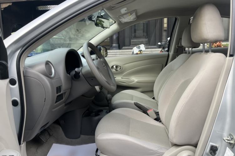 Used Nissan Sunny 2015 1.5XE CVT Comfort Edition Interior 6