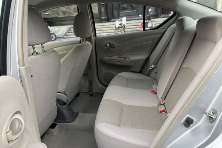 Used Nissan Sunny 2015 1.5XE CVT Comfort Edition Interior 7