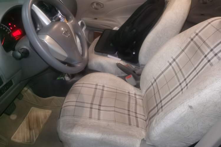Used Nissan Sunny 2015 1.5XE CVT Master Edition Left Front Seat