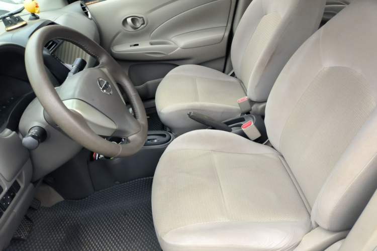 Used Nissan Sunny 2015 1.5XE CVT Master Edition Left Front Seat