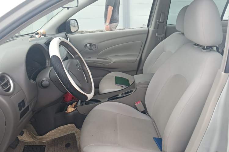 Used Nissan Sunny 2015 1.5XE CVT Comfort Edition Left Front Seat