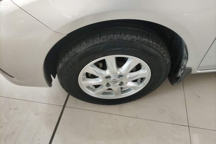 Used Nissan Sunny 2015 1.5XE CVT Elite Edition Left Front Wheel Hub