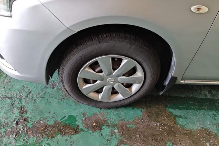 Used Nissan Sunny 2015 1.5XE CVT Comfort Edition Left Front Wheel Hub