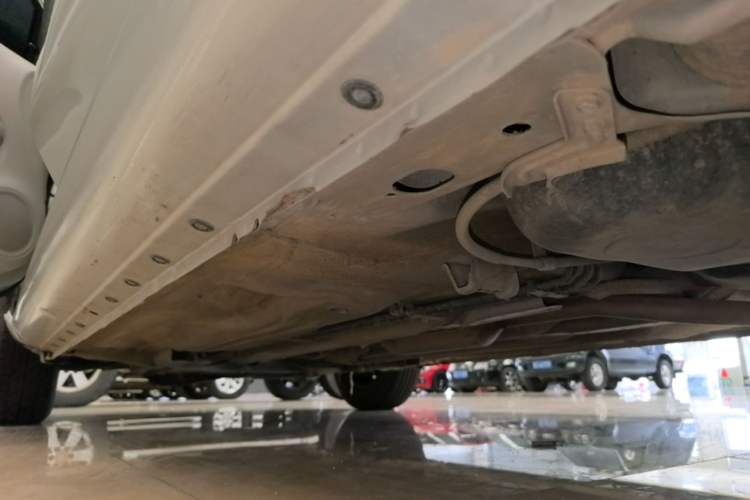 Used Nissan Sunny 2015 1.5XE Manual Comfort Edition Left Side Sill