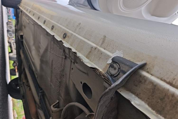 Used Nissan Sunny 2015 1.5XE CVT Master Edition Left Side Sill