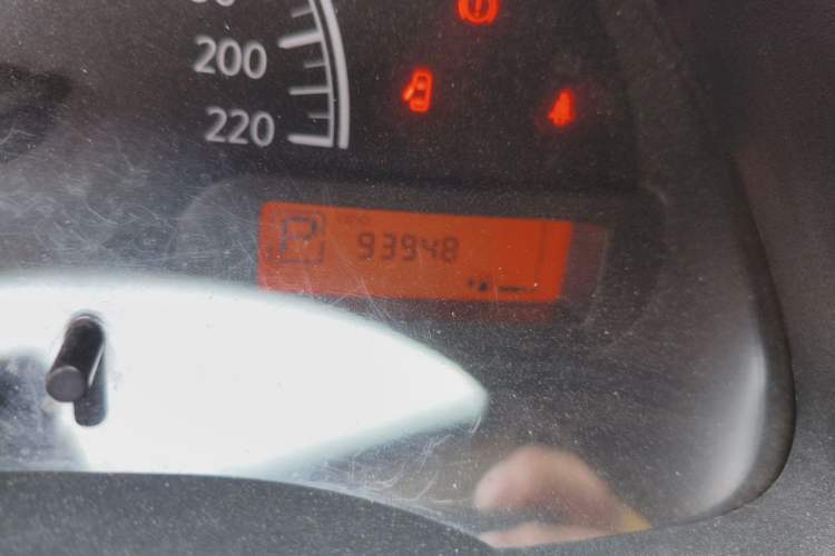Used Nissan Sunny 2015 1.5XE CVT Comfort Edition Odometer Close Up