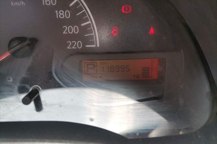 Used Nissan Sunny 2015 1.5XE CVT Elite Edition Odometer Close Up