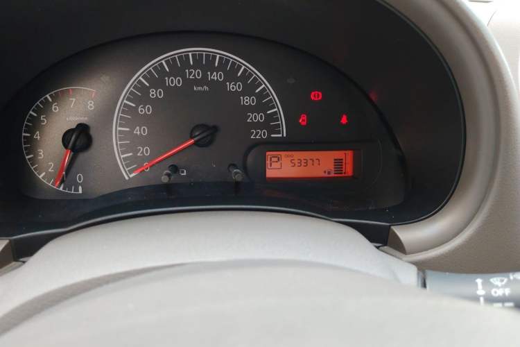 Used Nissan Sunny 2015 1.5XE CVT Master Edition Odometer Close Up