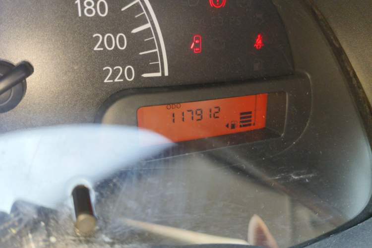 Used Nissan Sunny 2015 1.5XE Manual Comfort Edition Odometer Close Up