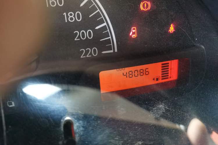 Used Nissan Sunny 2015 1.5XE Manual Comfort Edition Odometer Close Up
