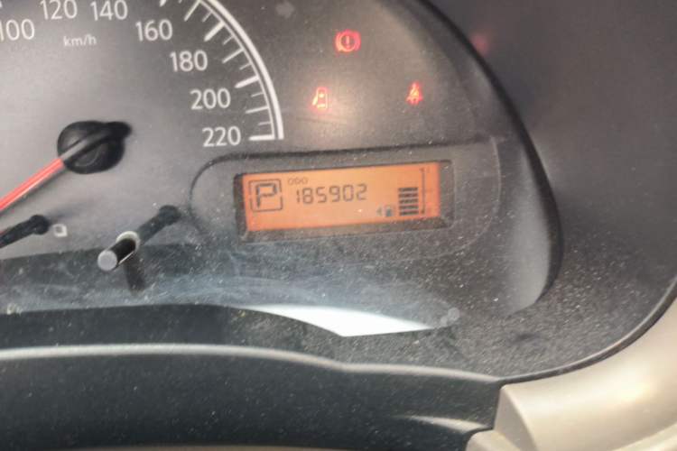 Used Nissan Sunny 2015 1.5XE CVT Master Edition Odometer Close Up