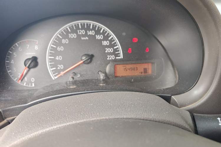 Used Nissan Sunny 2015 1.5XE Manual Elite Edition Odometer Close Up