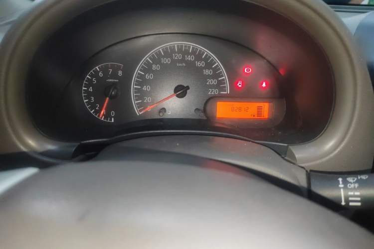 Used Nissan Sunny 2015 1.5XE Manual Comfort Edition Odometer Close Up