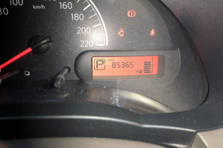 Used Nissan Sunny 2015 1.5XE CVT Comfort Edition Odometer Close Up