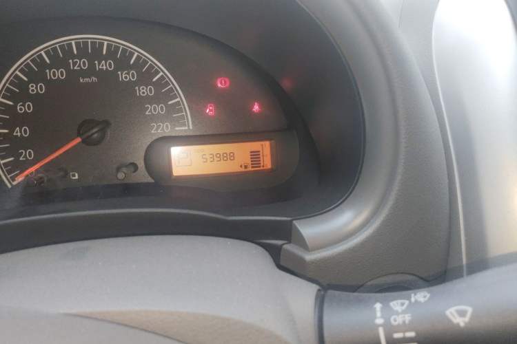 Used Nissan Sunny 2015 1.5XE CVT Comfort Edition Odometer Close Up