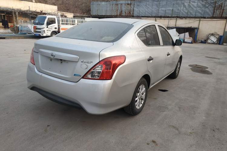 Used Nissan Sunny 2015 1.5XE Manual Comfort Edition Rear Right 45 Deg